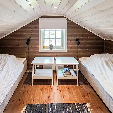 Semesterbostad 4 Bedroom Stunning In
