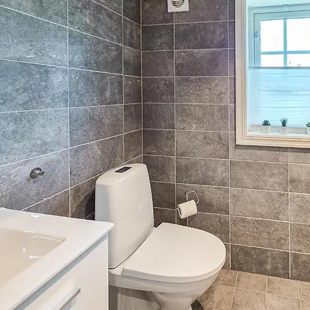 Semesterbostad 4 Bedroom Stunning In